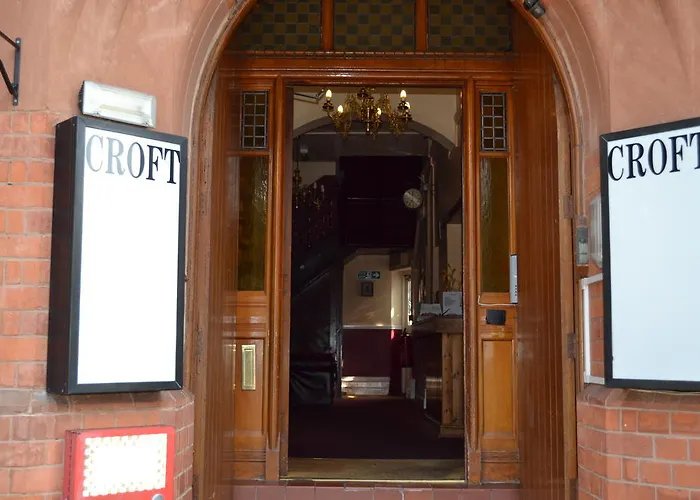 Leicester Beach hotels