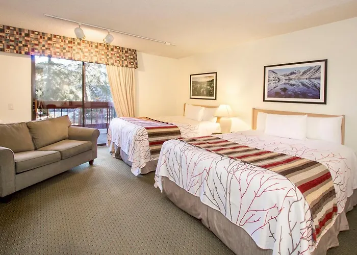 Mammoth Lakes hotels near Earthquake Fault