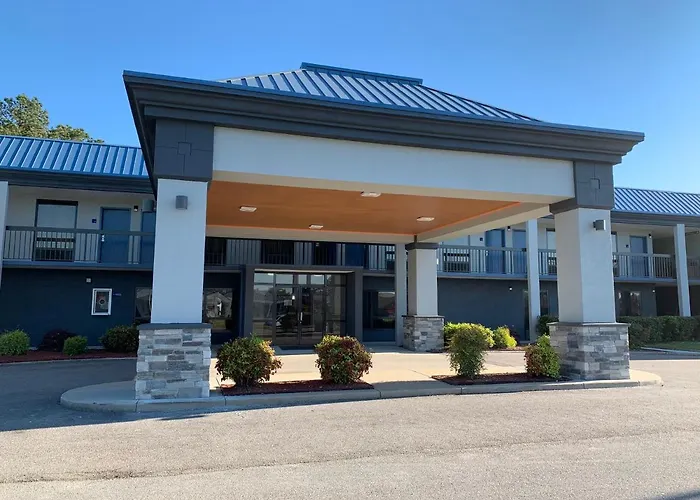 Emporia Beach hotels