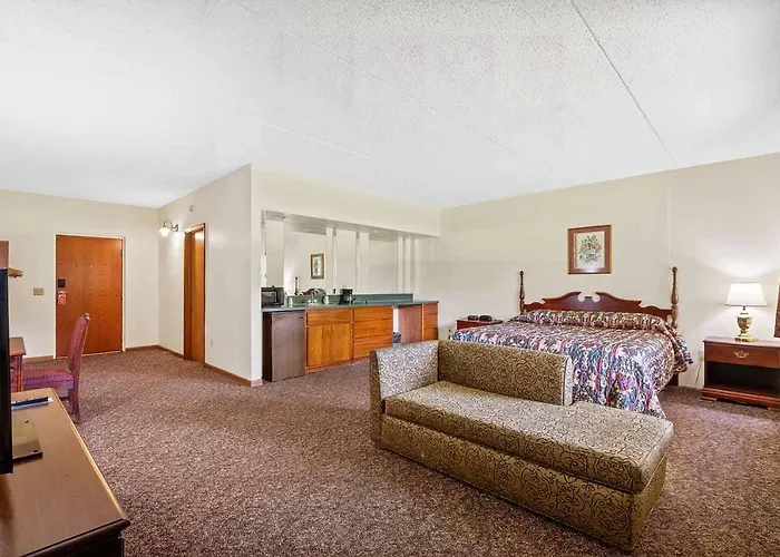 Tunkhannock hotels near Lazy Brook Park