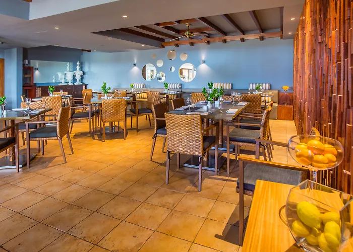 Calheta (Madeira) Beach hotels
