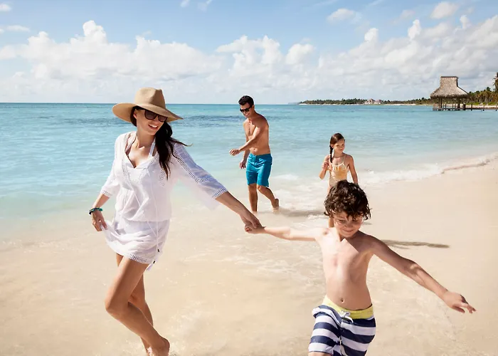 Punta Cana hotels near Galerias de Punta Cana Shopping Center