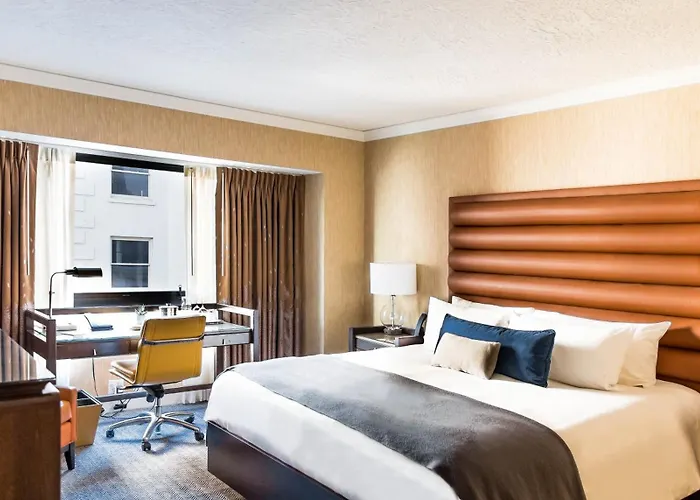 Portland hotels near Pittock Mansion