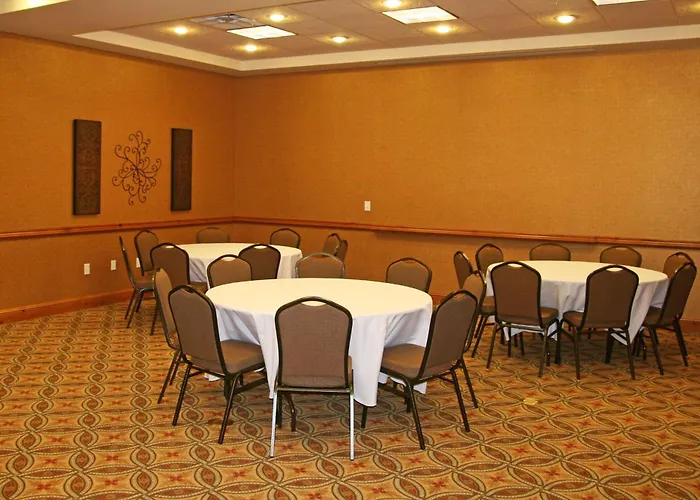 Buffalo hotels near Jim Gatchell Memorial Museum