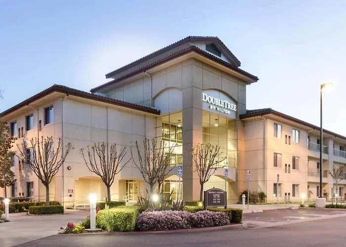 Ontario Beach hotels