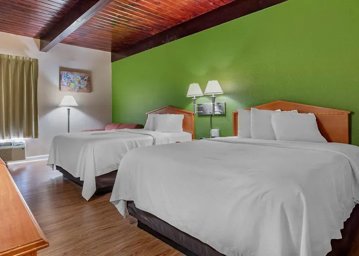 Tallahassee hotels near Cascades Park