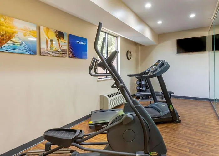 Lenoir Beach hotels