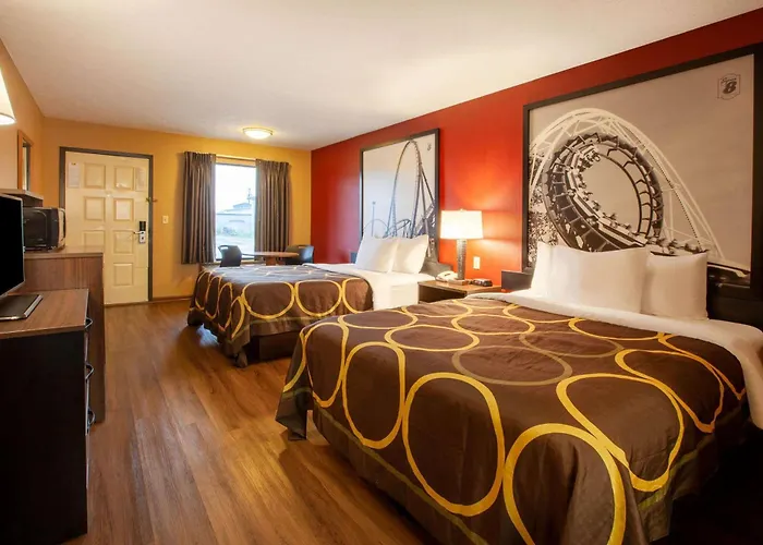 Sandusky hotels near Sandusky Maritime Museum