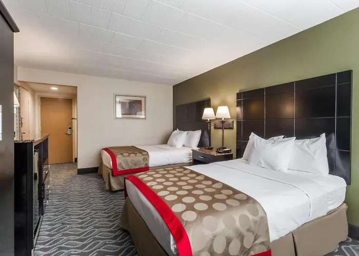 Newburgh Beach hotels