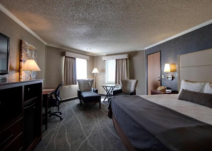 Saint Ignace hotels near Mackinac Bridge