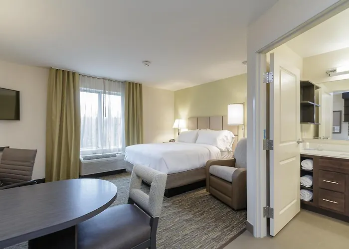 Mishawaka hotels near Merrifield Pool