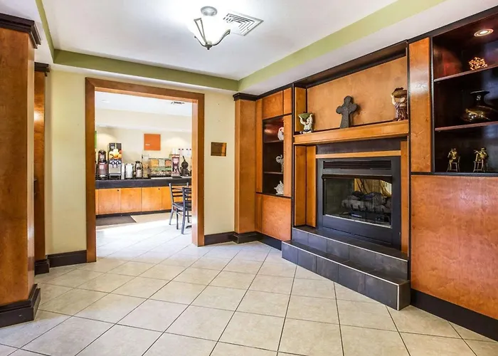 Darien Beach hotels