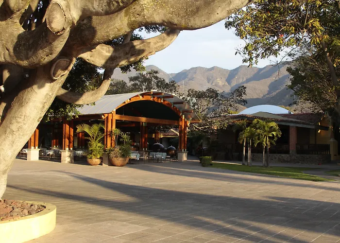 Ajijic Beach hotels