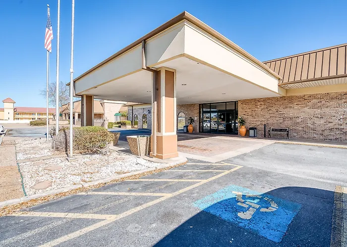 Monroe Beach hotels