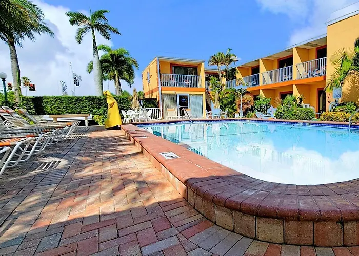 St. Pete Beach hotels near 
