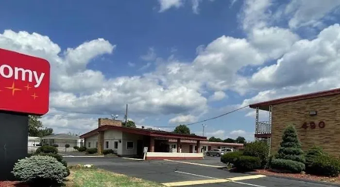 East Hartford hotels near Wadsworth Atheneum Museum of Art