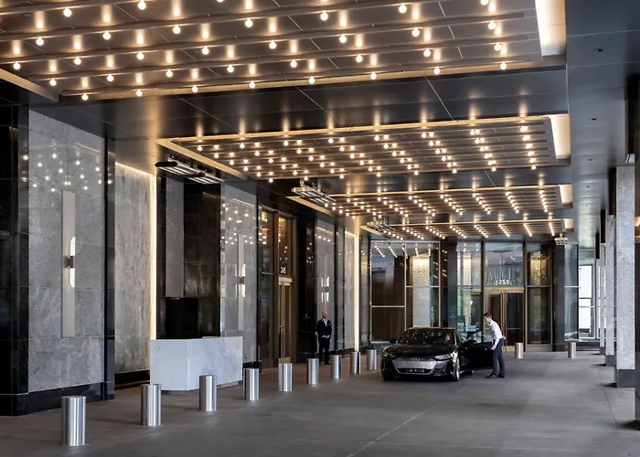 Minneapolis hotels near Minneapolis Institute of Art