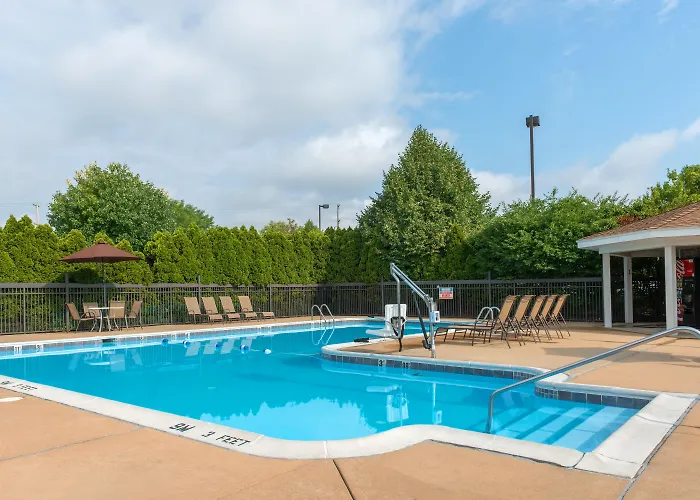 Bensalem hotels near Neshaminy State Park