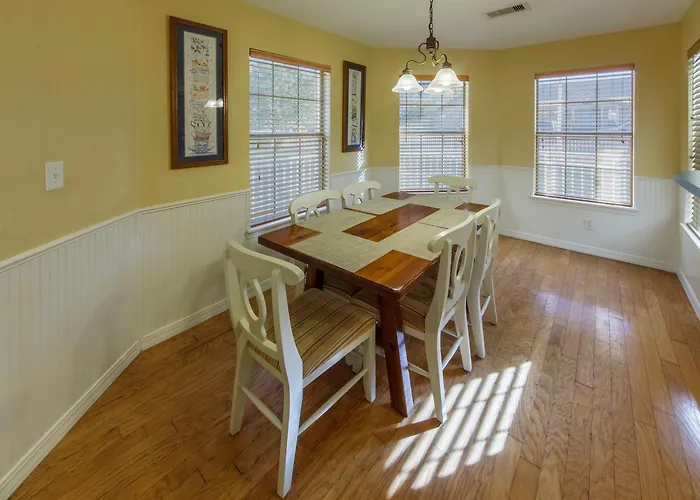 Conroe Hotels With Amazing Views