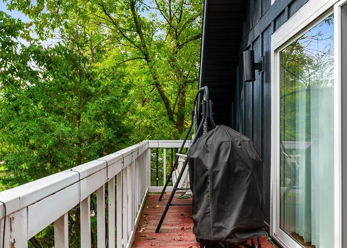 Baraboo hotels near Devil's Lake State Park