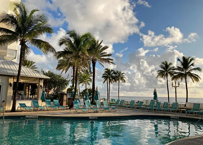 Hollywood Hotels With Amazing Views