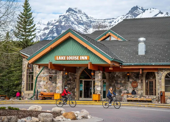 Lake Louise Hotels With Amazing Views