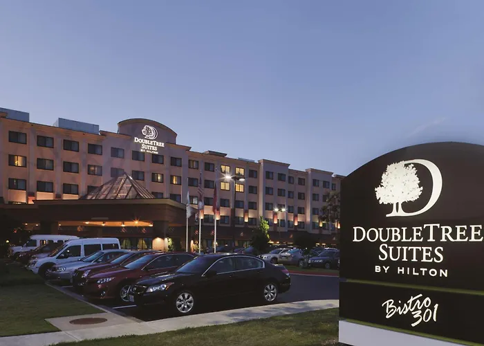 Bentonville hotels near Crystal Bridges Museum of American Art