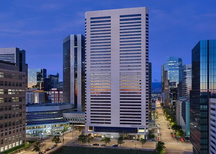 Denver hotels near Denver Zoo