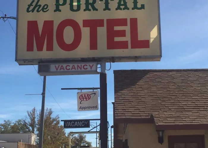 Lone Pine Hotels With Amazing Views