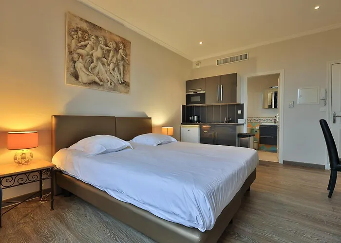 Juan-les-Pins Hotels With Amazing Views