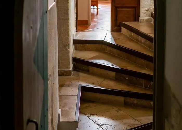 Arles hotels near Arles Amphitheatre