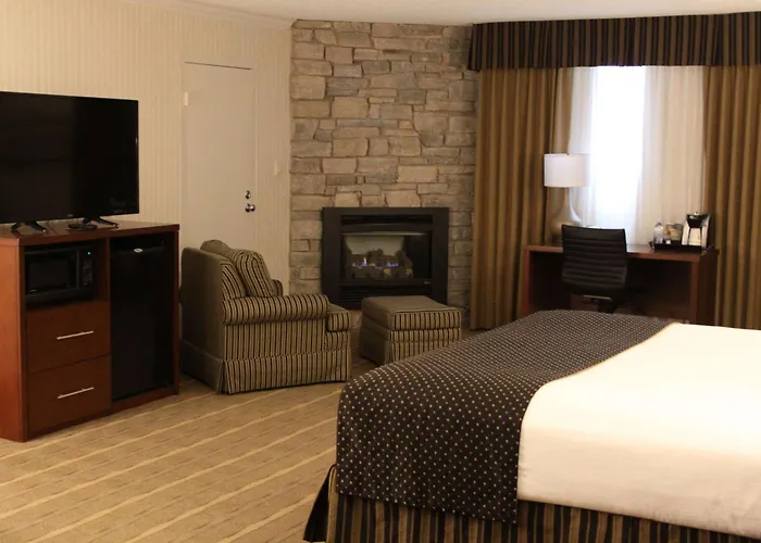 Warsaw hotels near Winona Lake