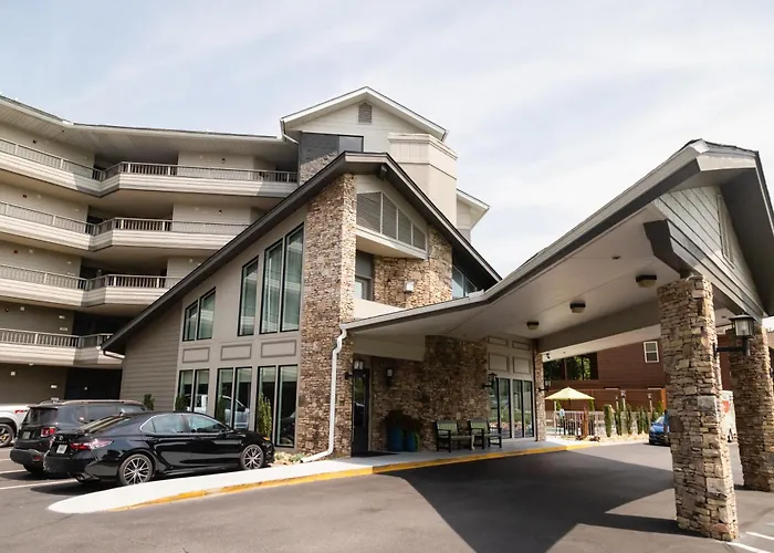 Pigeon Forge hotels near Dolly Parton's Stampede