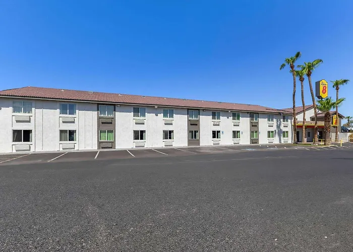 Goodyear hotels near 