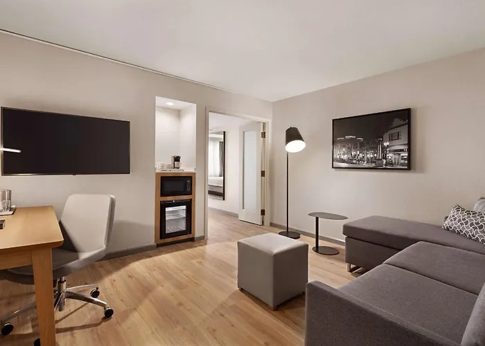 Sunnyvale Beach hotels