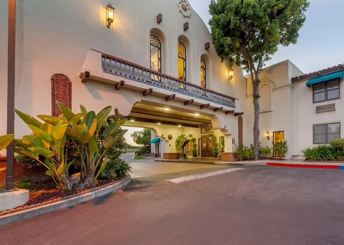 Arroyo Grande hotels near Monarch Butterfly Grove