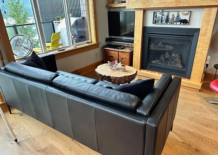 Port Renfrew Beach hotels