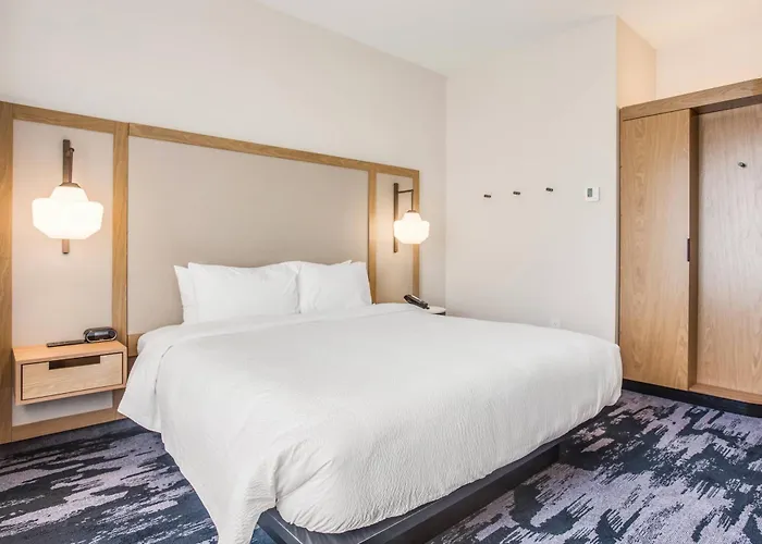 Rolla hotels near Stonehenge at Missouri S&T