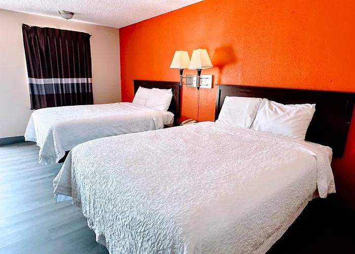 Henryetta Hotels With Amazing Views