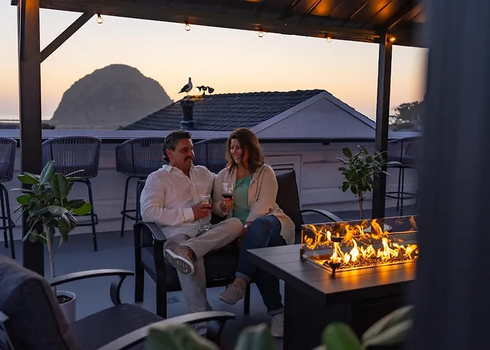 Morro Bay hotels near Morro Rock