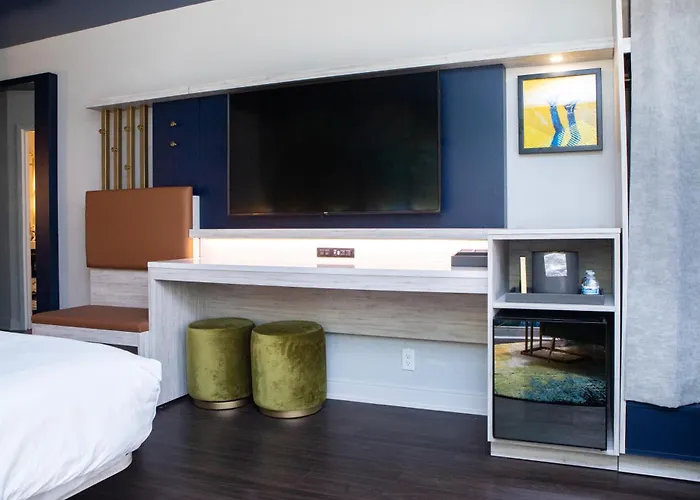 Greensboro hotels near Greensboro History Museum