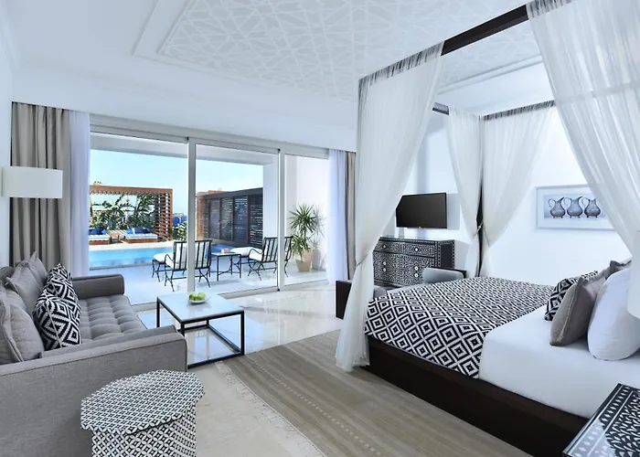 Coraya Bay Beach hotels