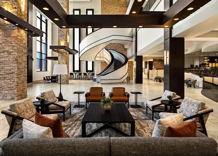 Bloomington Hotels With Amazing Views