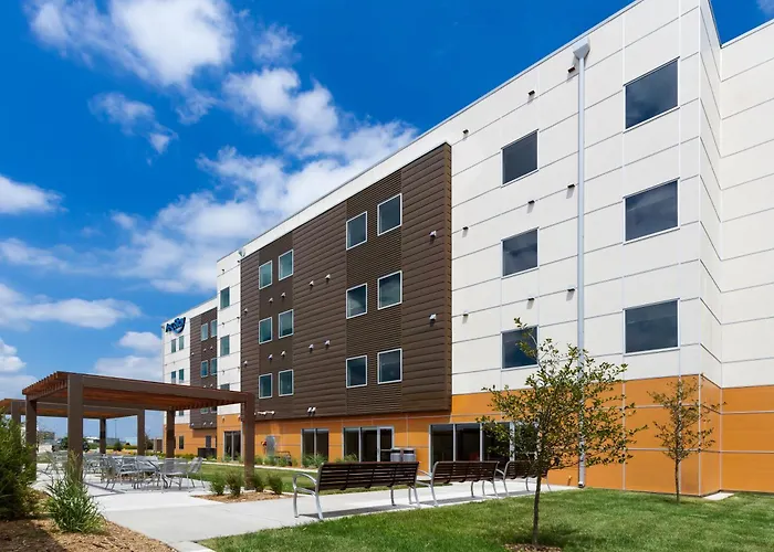 Sioux Falls hotels near Falls Park