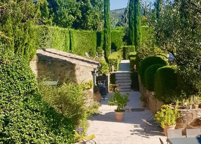 Vaison-la-Romaine Hotels With Amazing Views