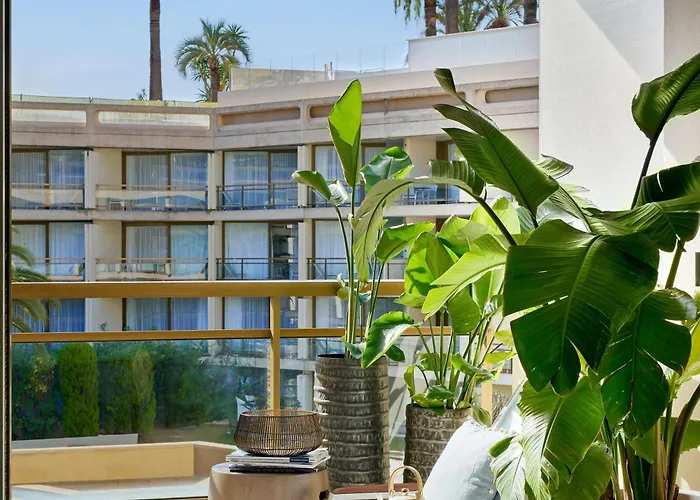Monte Carlo Beach hotels