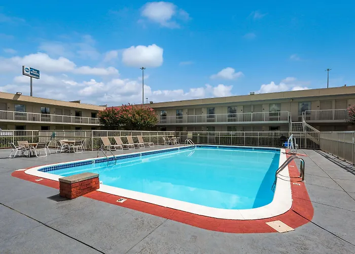 Tuscaloosa hotels near Paul W Bryant Museum