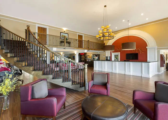 Burley Beach hotels