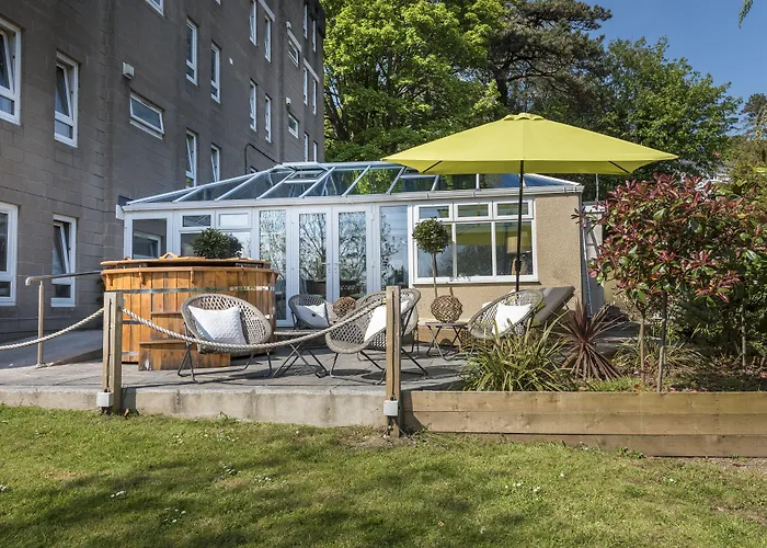 Llanelli Beach hotels
