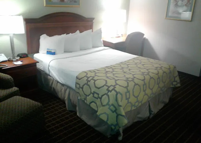 Clarksville Beach hotels